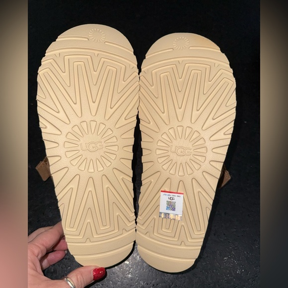 NEW UGG GOLDENSTAR GLIDE HI PLATFORM CHESTNUT TAN SANDALS SZ 9 - Picture 12 of 12